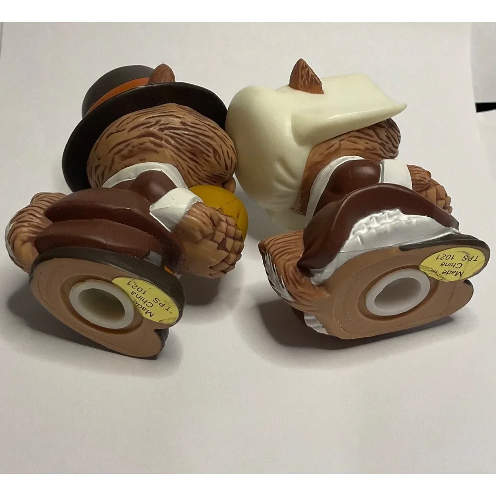 THANKSGIVING PILGRIM SQUIRRELS CHIPMUNKS SALT & PEPPER SET 3
